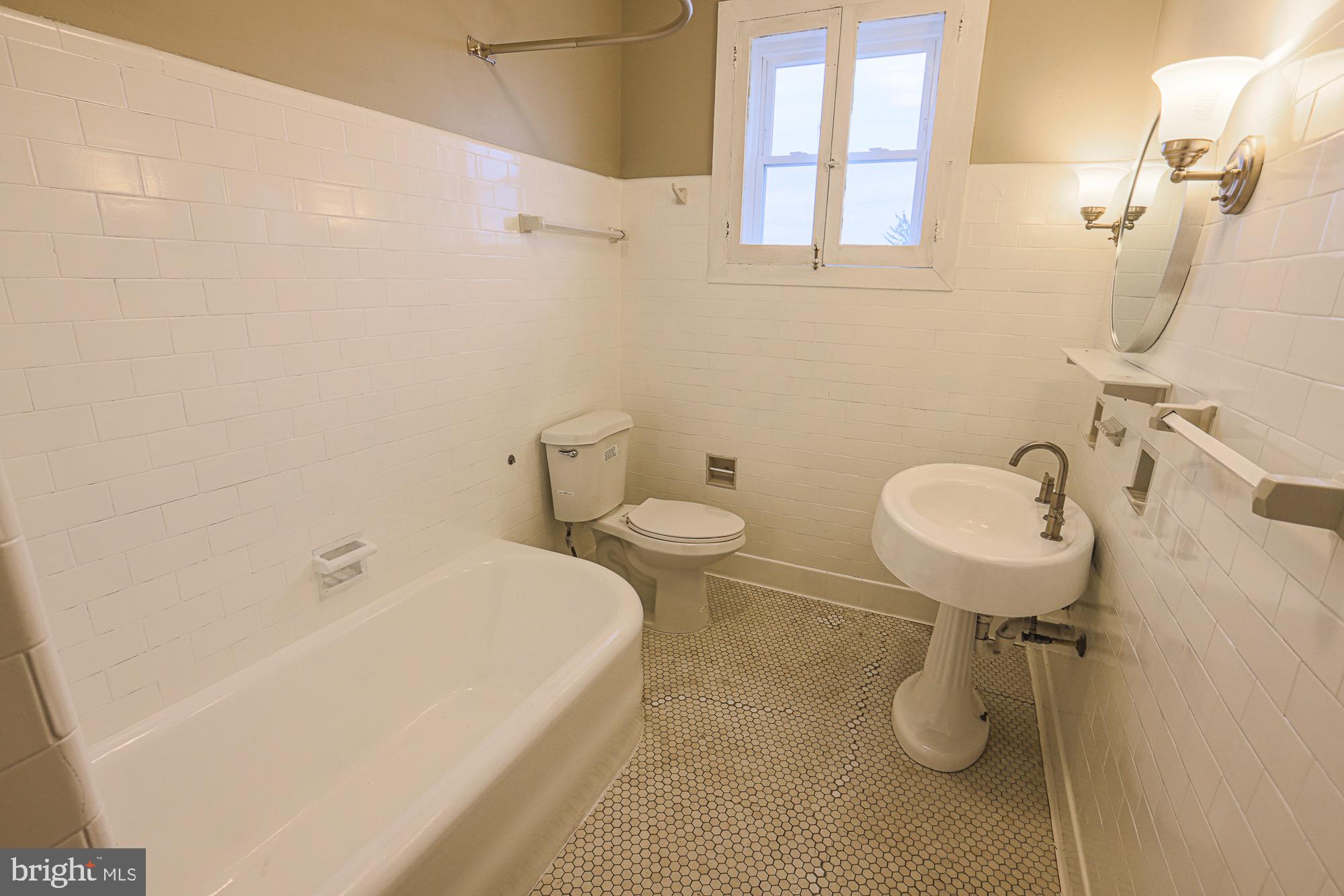 1 East Overlea Avenue, Unit 2 Baltimore, MD 21206 - Photo 12 of 27