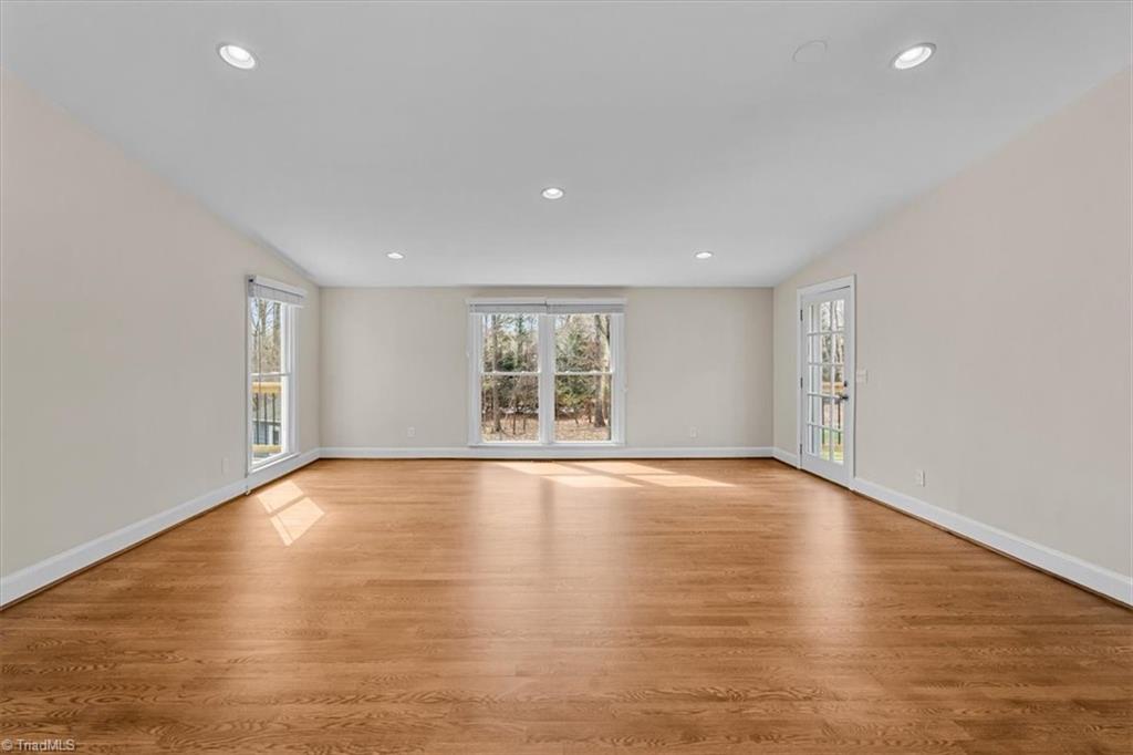 3710 Waldenbrook Road Greensboro, NC 27407 - Photo 9 of 49