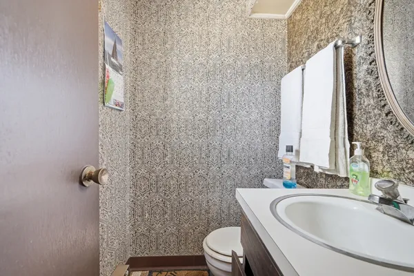 $156,800 | 6728 West 64th Place, Unit 2A, Chicago, IL 60638