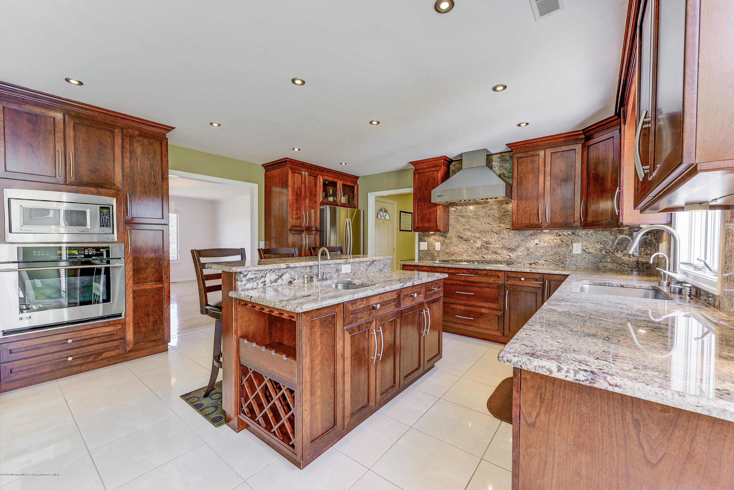 5 Riverside Lane Holmdel, NJ 07733 - Photo 13 of 33 View of kitchen 3