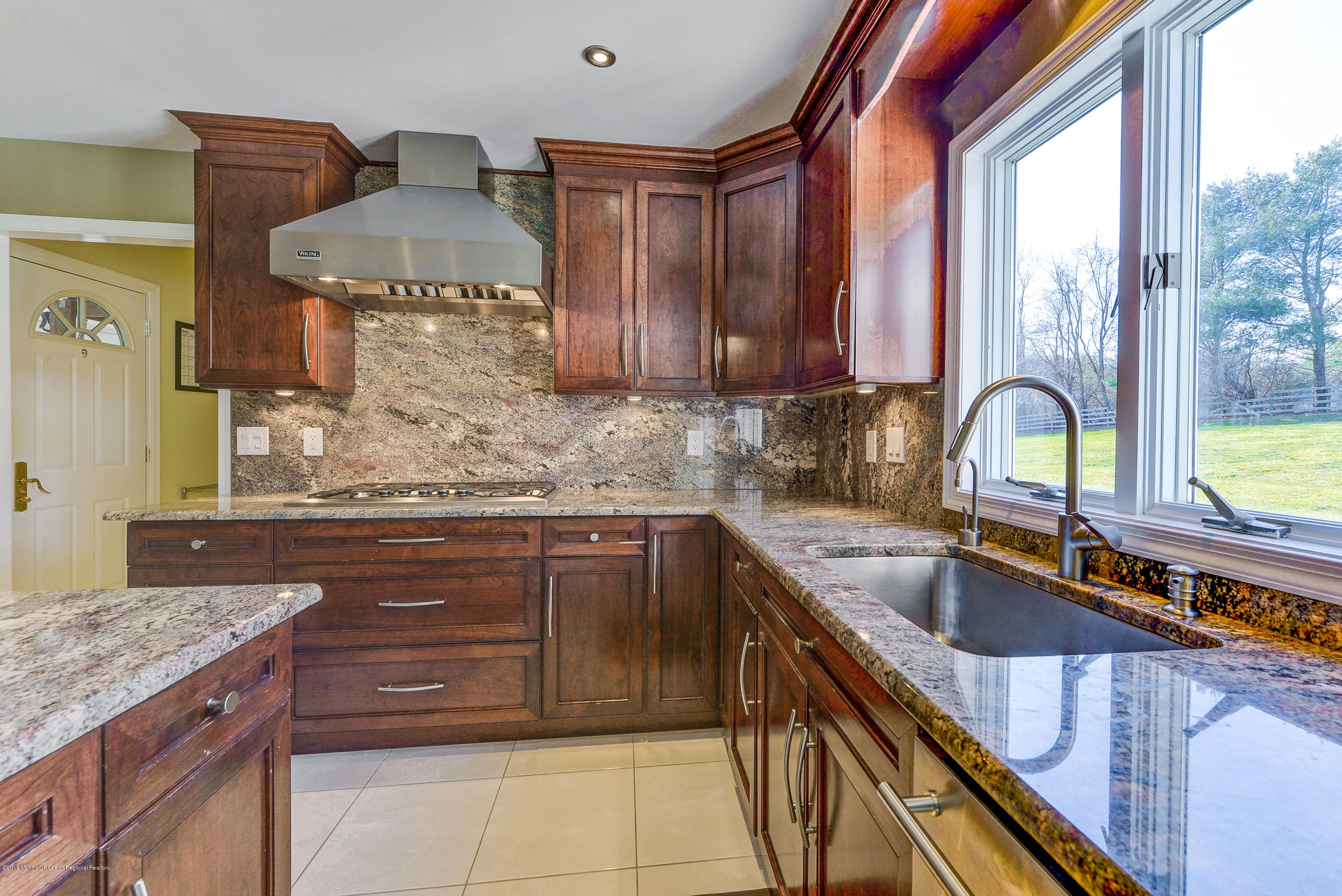 5 Riverside Lane Holmdel, NJ 07733 - Photo 14 of 33 Kitchen 4
