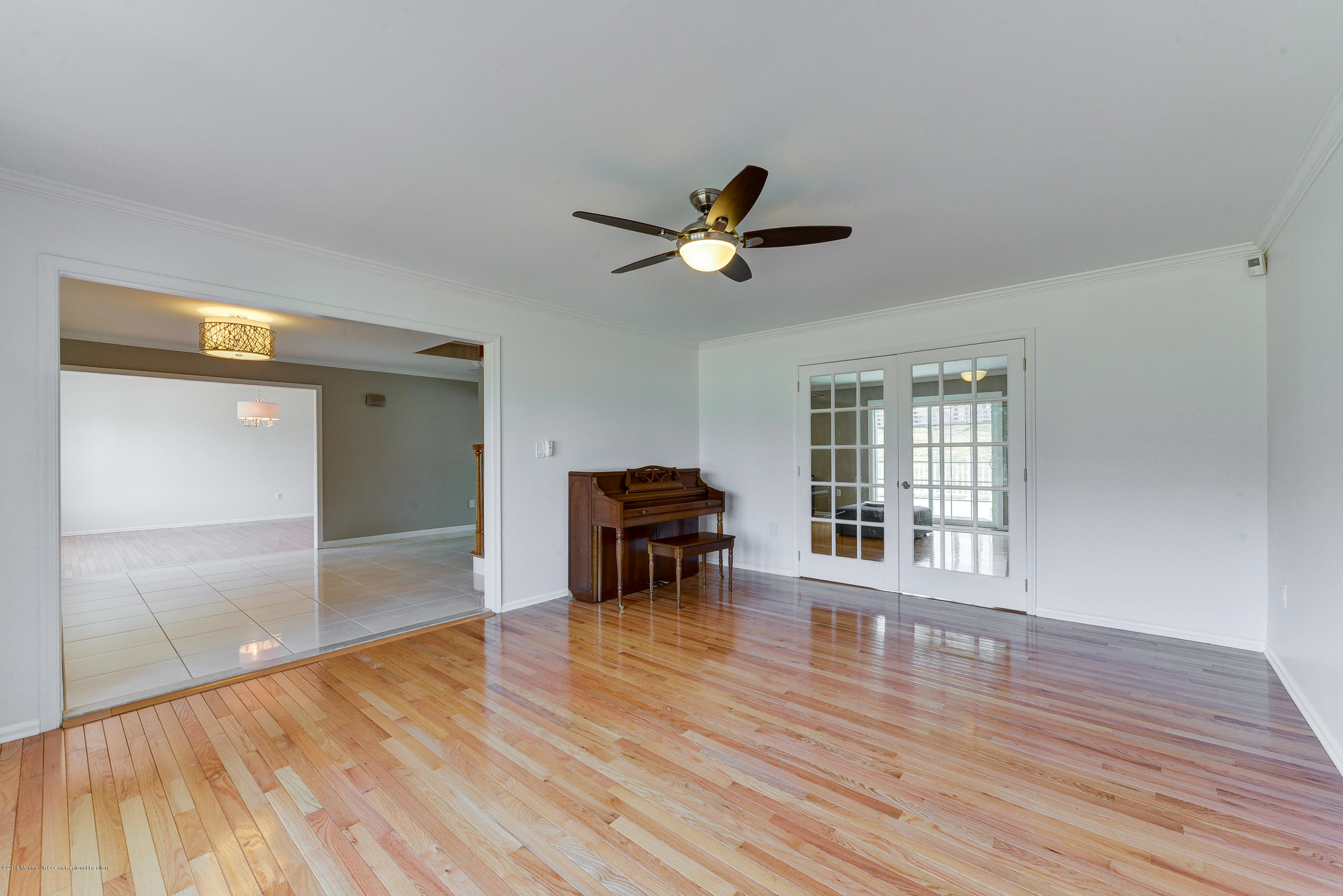5 Riverside Lane Holmdel, NJ 07733 - Photo 8 of 33 Living room 2