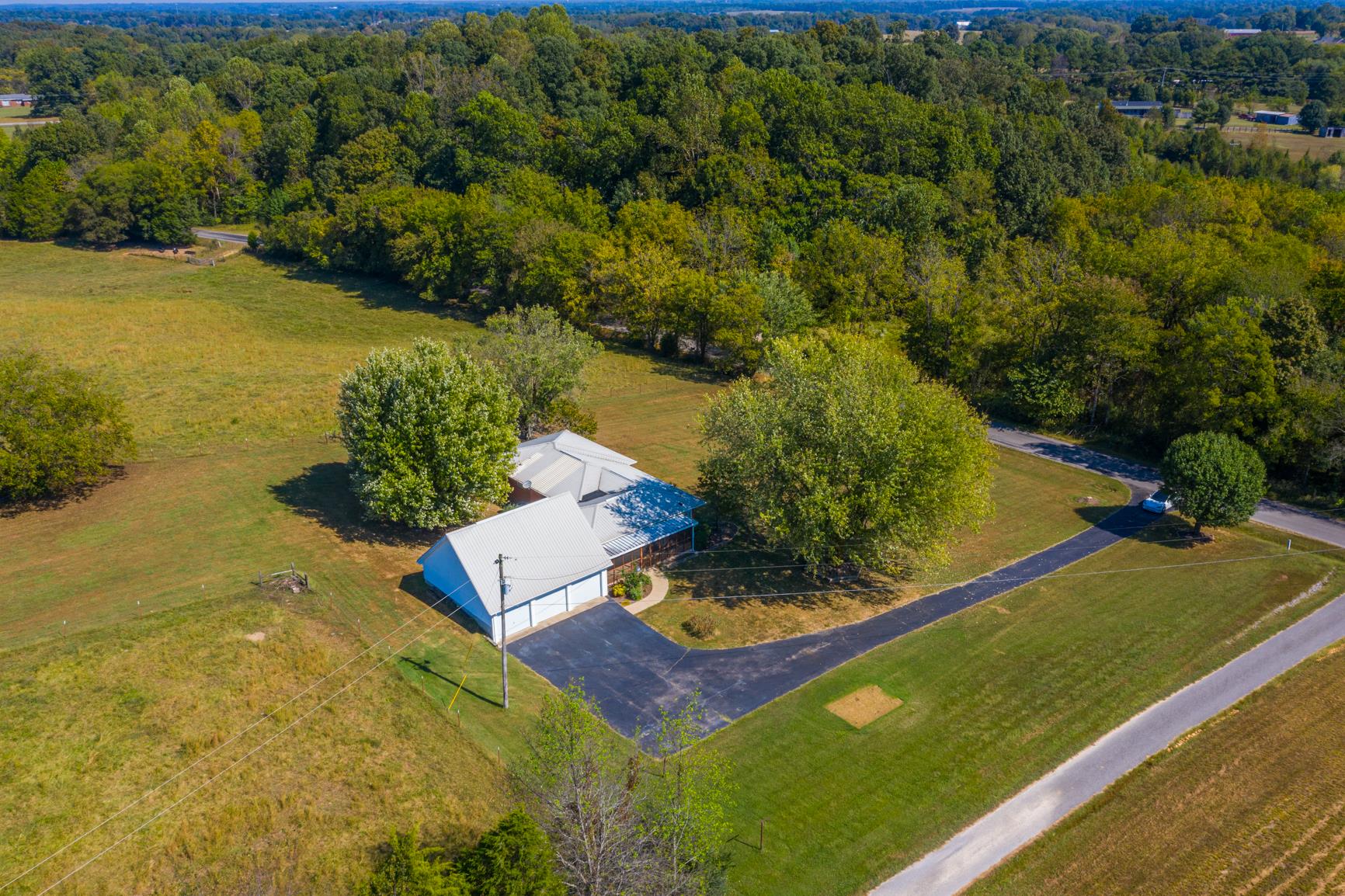3144 Battle Creek Road Springfield, TN 37172 - Photo 5 of 28 a view of a yard with an outdoor space
