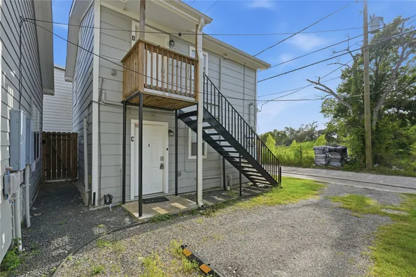 $2,200 | 2620 Delafield Street, Unit C, Houston, TX 77023
