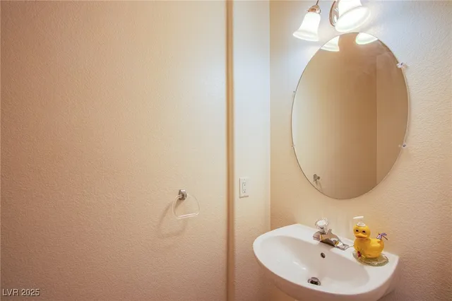 $2,150 | 7461 Mission Palm Street, Las Vegas, NV 89139