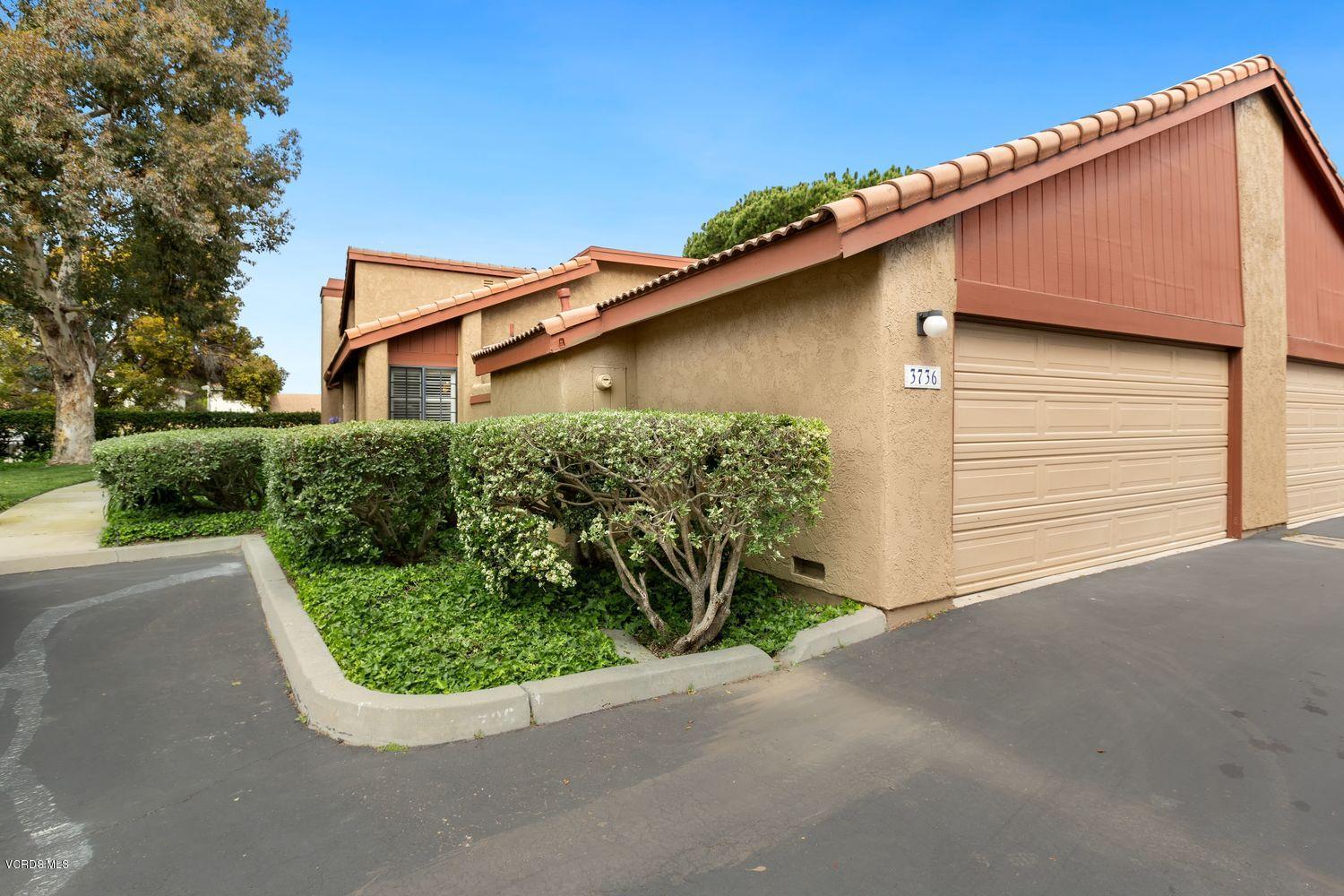 3736 Via Pacifica Walk Oxnard, CA 93035 - Photo 20 of 20 a view of a back yard of the house