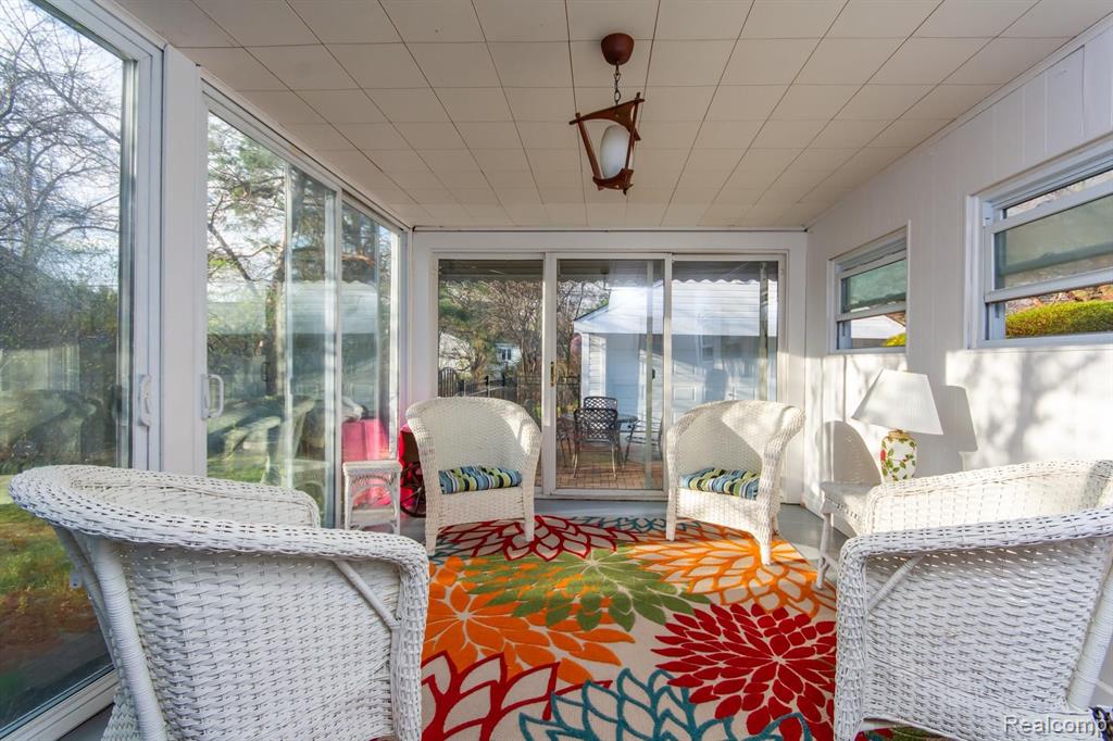 1197 Hawthorne Road Grosse Pointe Woods, MI 48236 - Photo 15 of 21