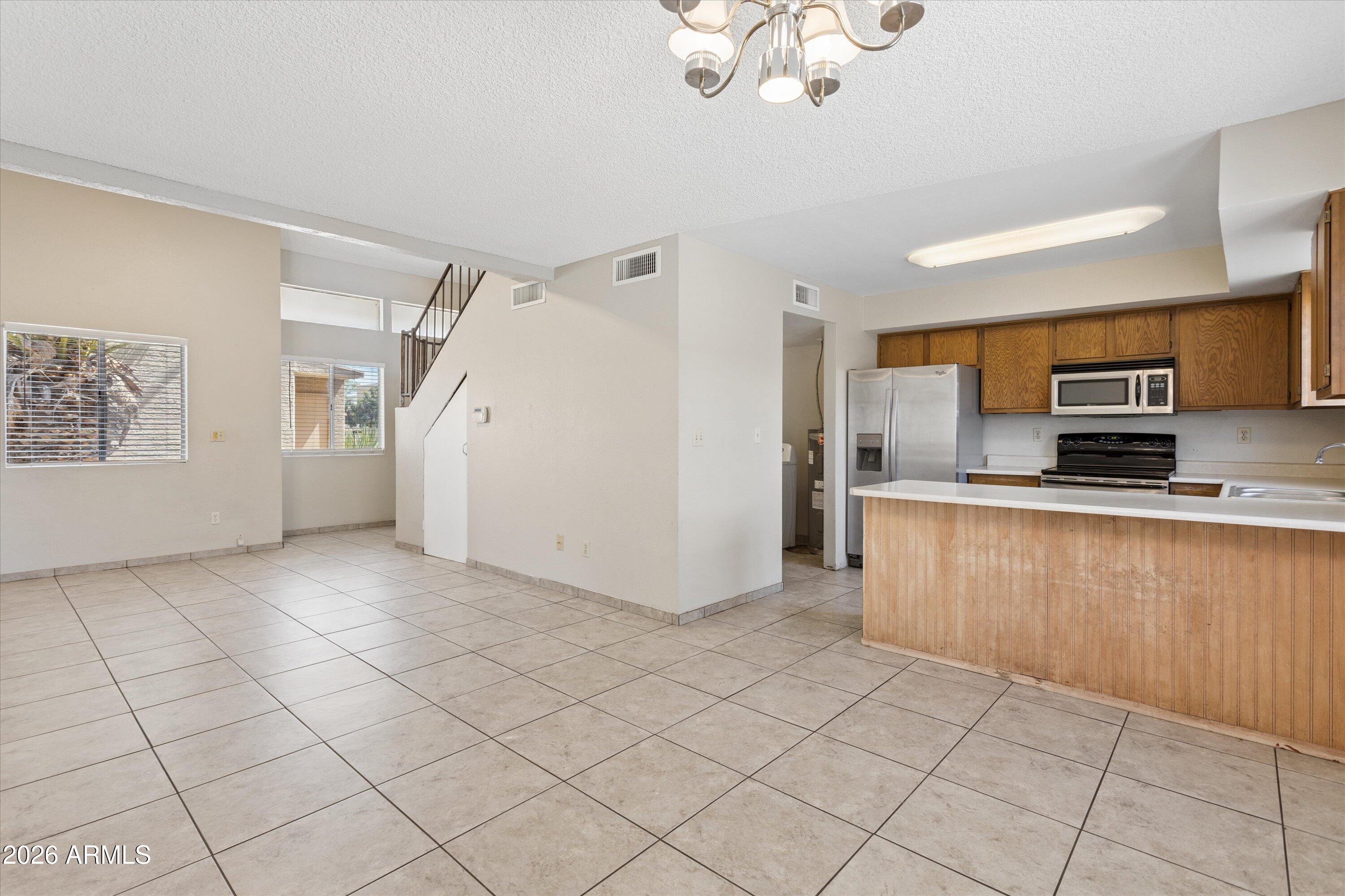 407 East Pecan Road Phoenix, AZ 85040 - Photo 9 of 23