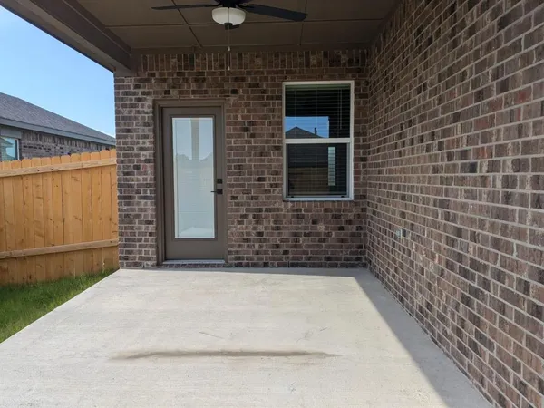$2,100 | 629 Harbor Oaks Drive, Anna, TX 75409