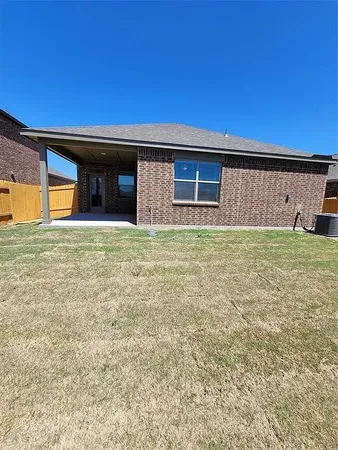$2,100 | 629 Harbor Oaks Drive, Anna, TX 75409