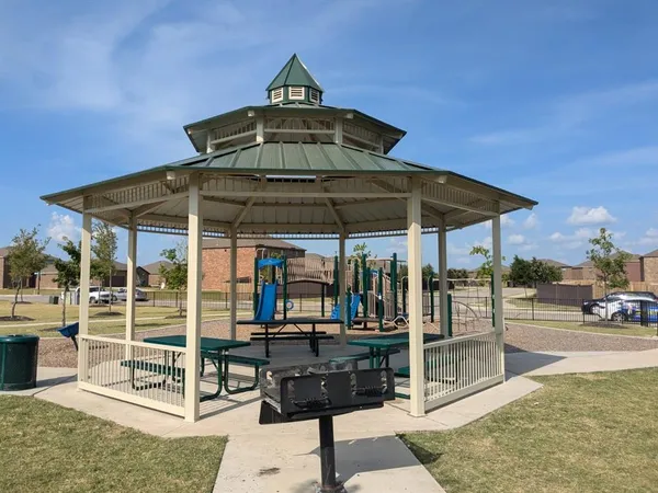 $2,100 | 629 Harbor Oaks Drive, Anna, TX 75409