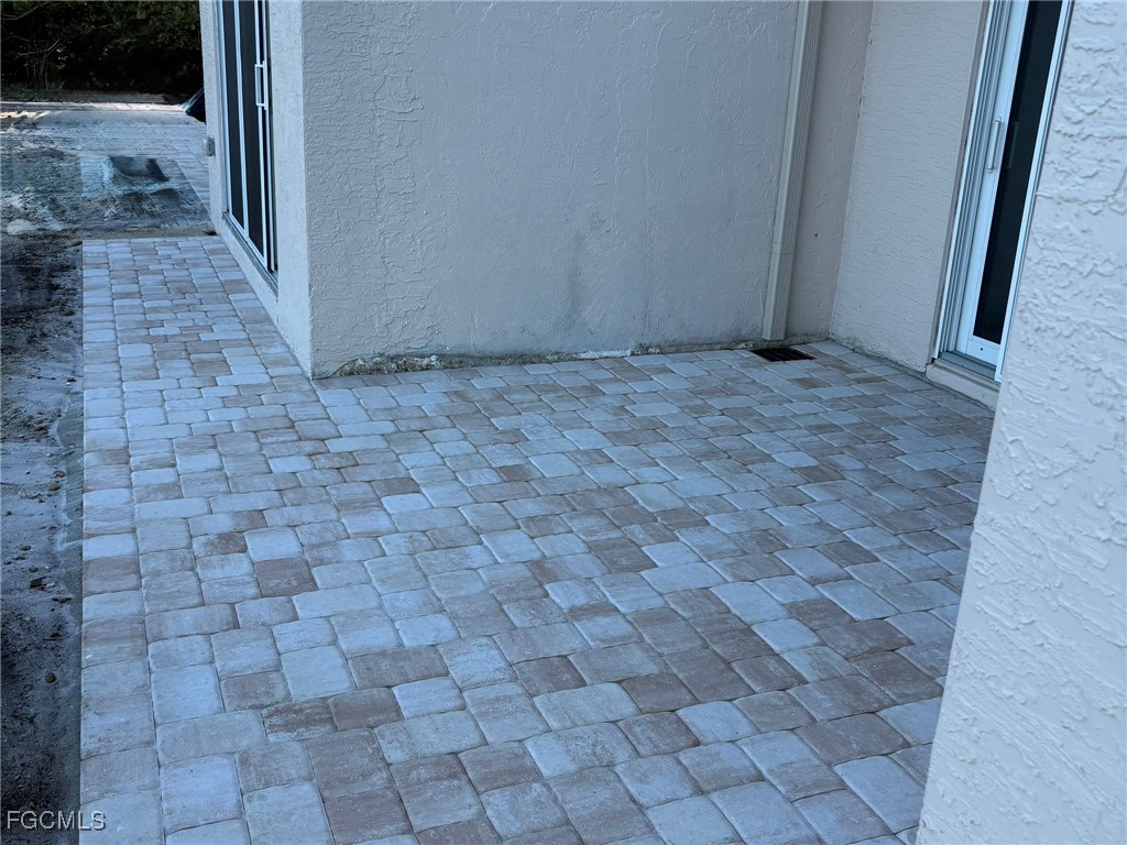200 Periwinkle Way, Unit 124 Sanibel, FL 33957 - Photo 26 of 50 a view of an empty room