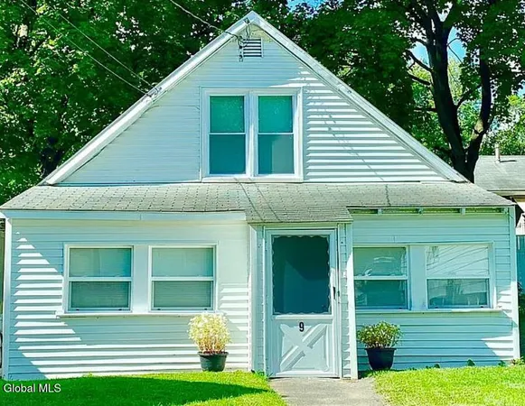 $215,000 | 9 Kellogg Avenue, Schenectady, NY 12304