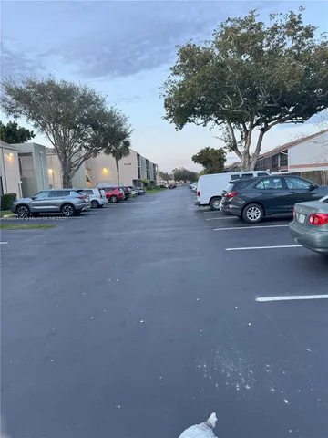 $195,000 | 7175 Orange Drive, Unit 203H, Davie, FL 33314