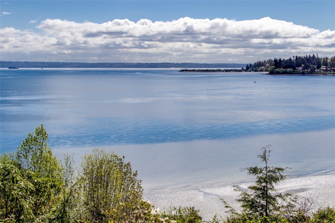 16780 Agate Point Road Northeast Bainbridge Island, WA 98110 - Photo 3 of 25 Gallery Image 3