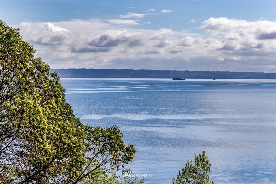 16780 Agate Point Road Northeast Bainbridge Island, WA 98110 - Photo 5 of 25 Gallery Image 5