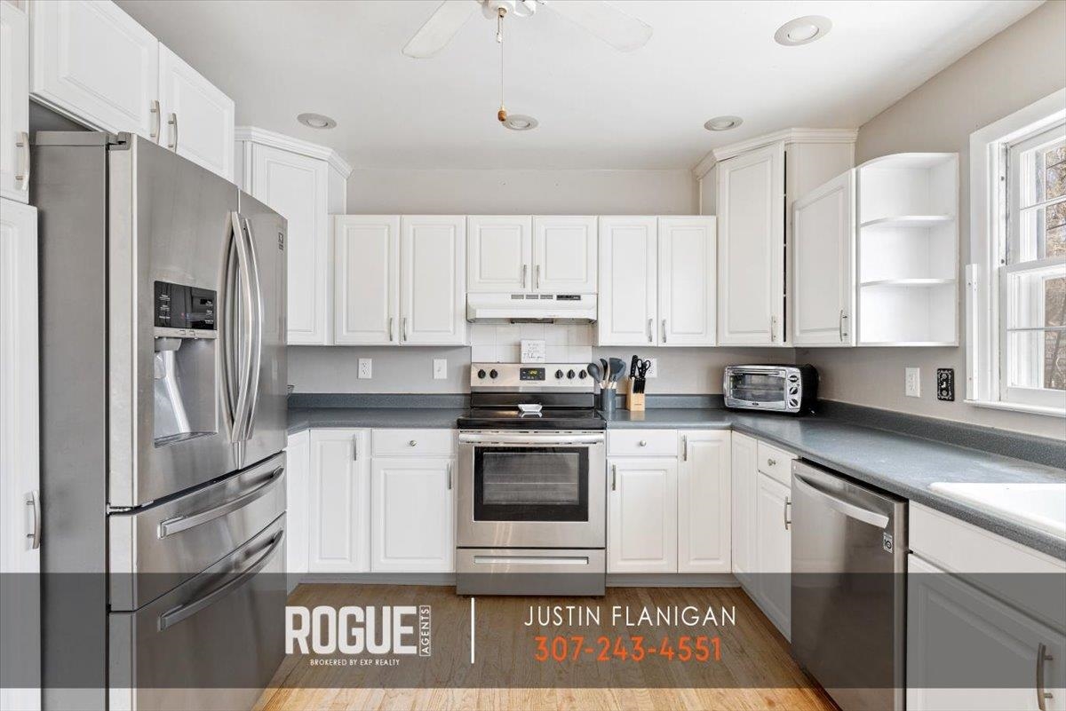 2131 Hyview Drive Casper, WY 82604 - Photo 14 of 39