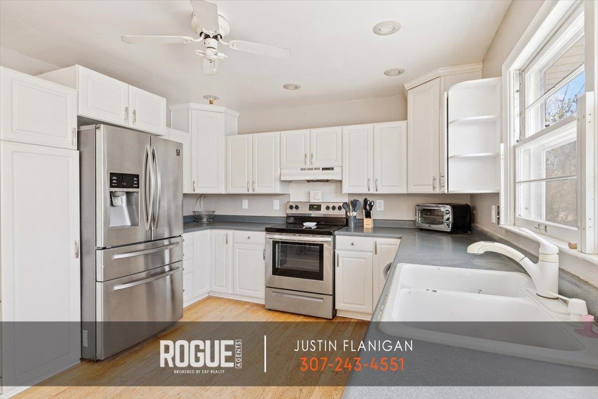 2131 Hyview Drive Casper, WY 82604 - Photo 16 of 39