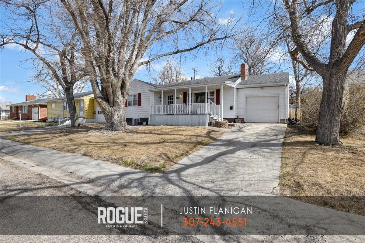 2131 Hyview Drive Casper, WY 82604 - Photo 3 of 39