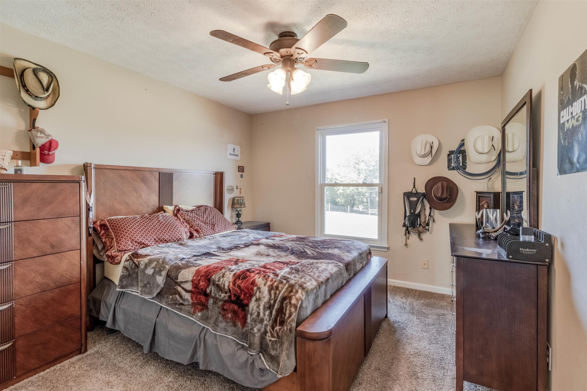 2615 Jarrell Ridge Road Clarksville, TN 37043 - Photo 14 of 30 Second bedroom with extra large closet.