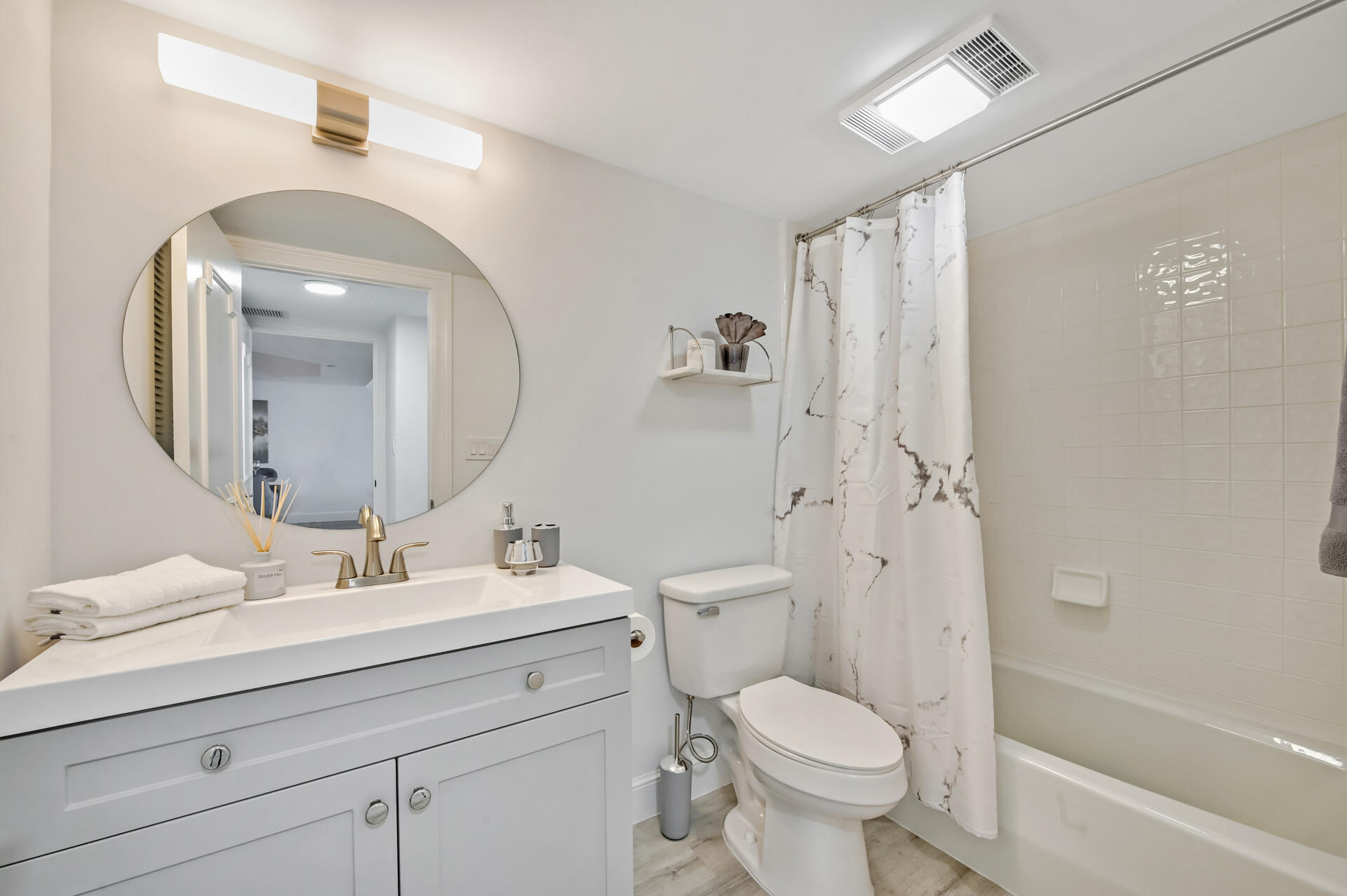 4101 North Ocean Boulevard, Unit 1008 Boca Raton, FL 33431 - Photo 26 of 41 2nd Bath