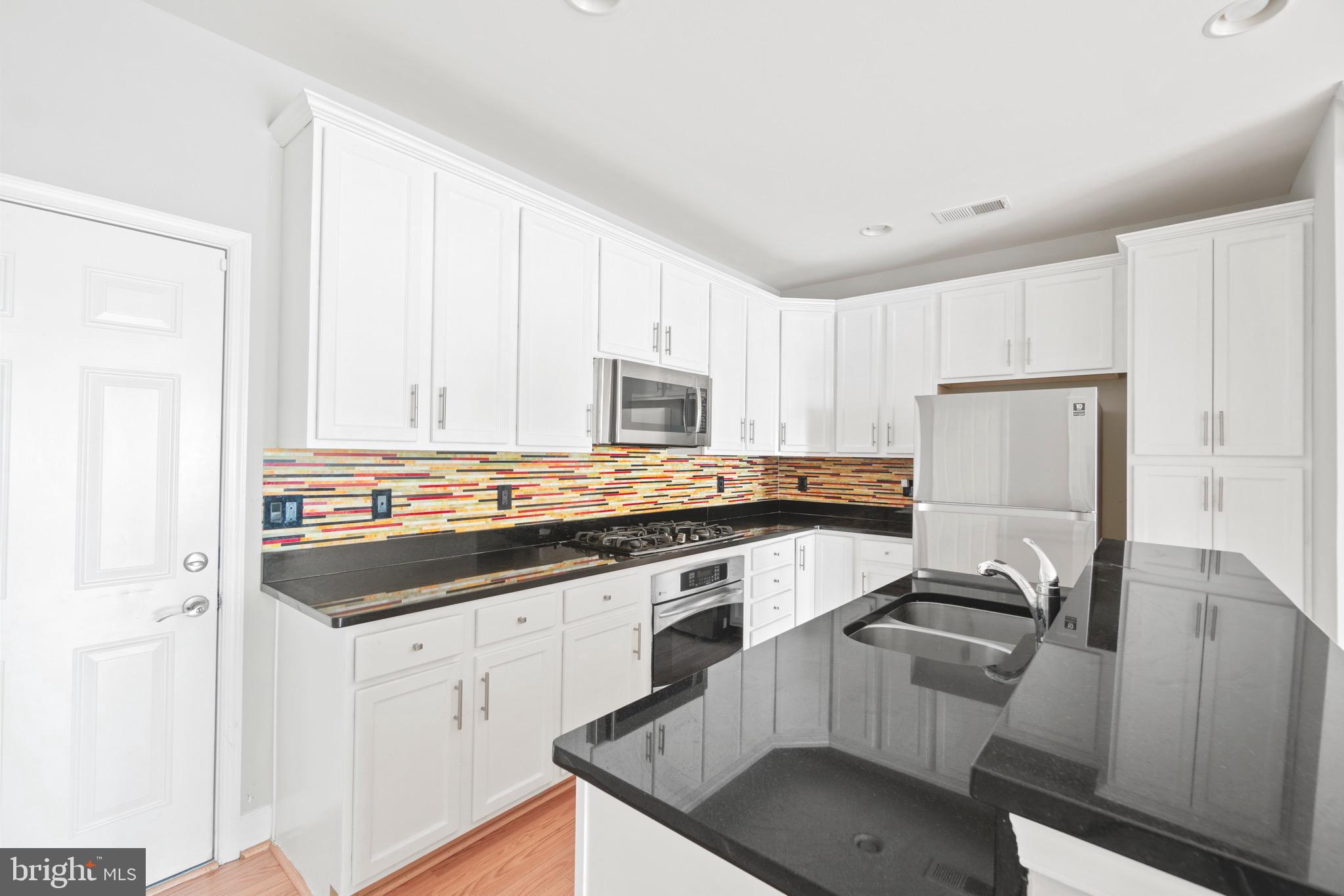 2263 Oberlin Drive Woodbridge, VA 22191 - Photo 6 of 20