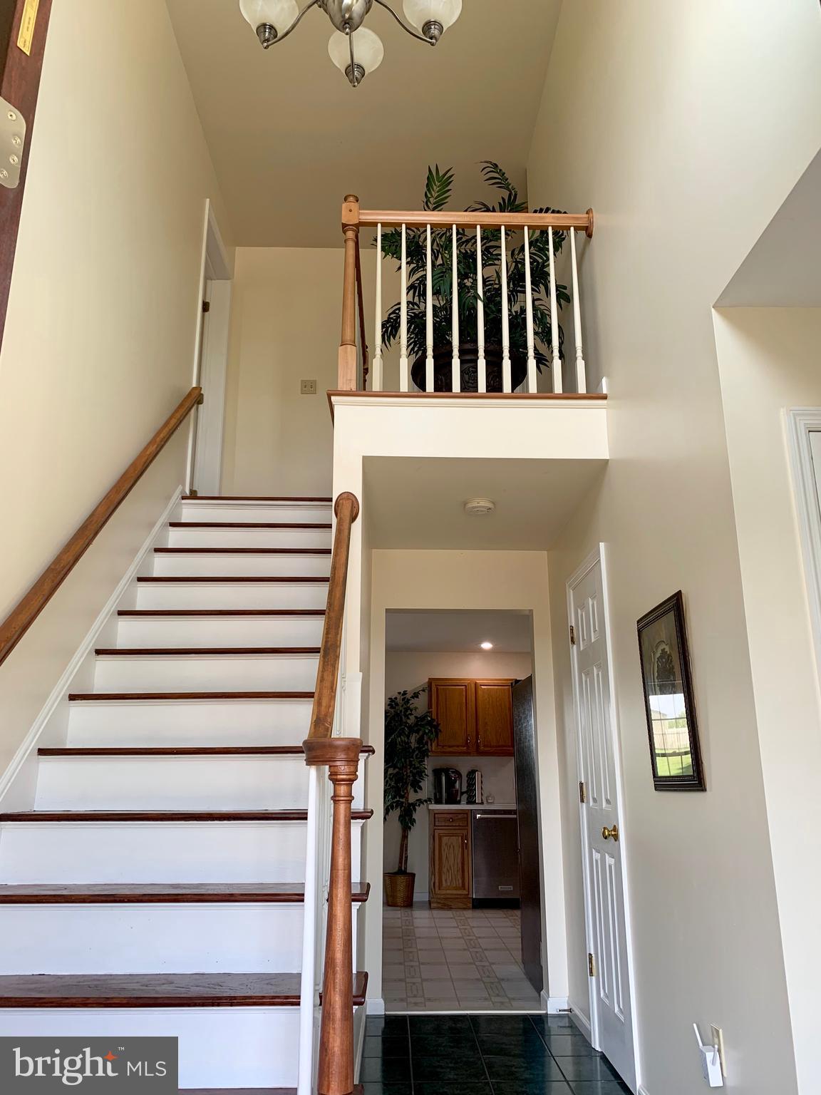 92 Crestmont Court Lititz, PA 17543 - Photo 2 of 33