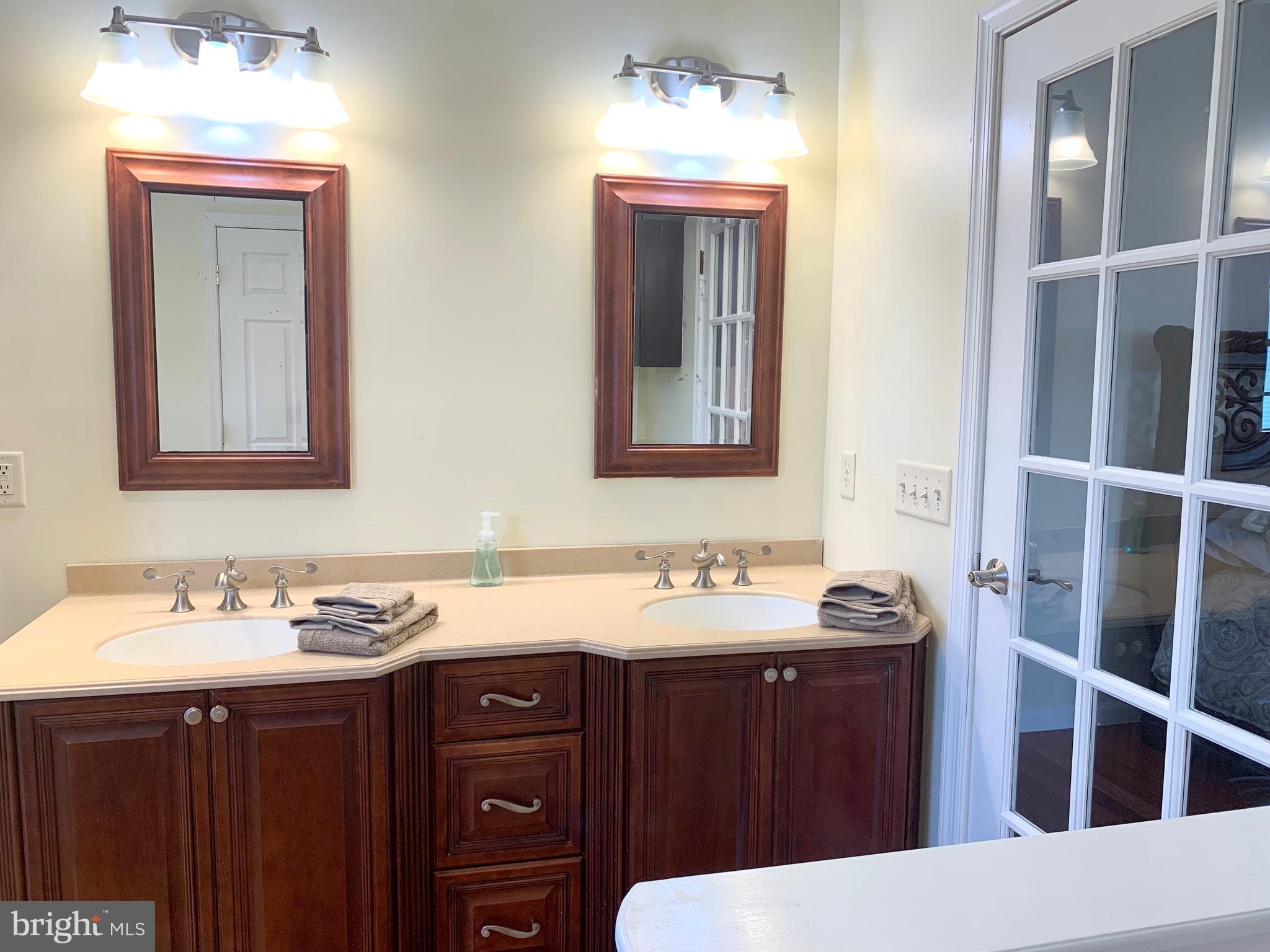92 Crestmont Court Lititz, PA 17543 - Photo 20 of 33 Master Bath