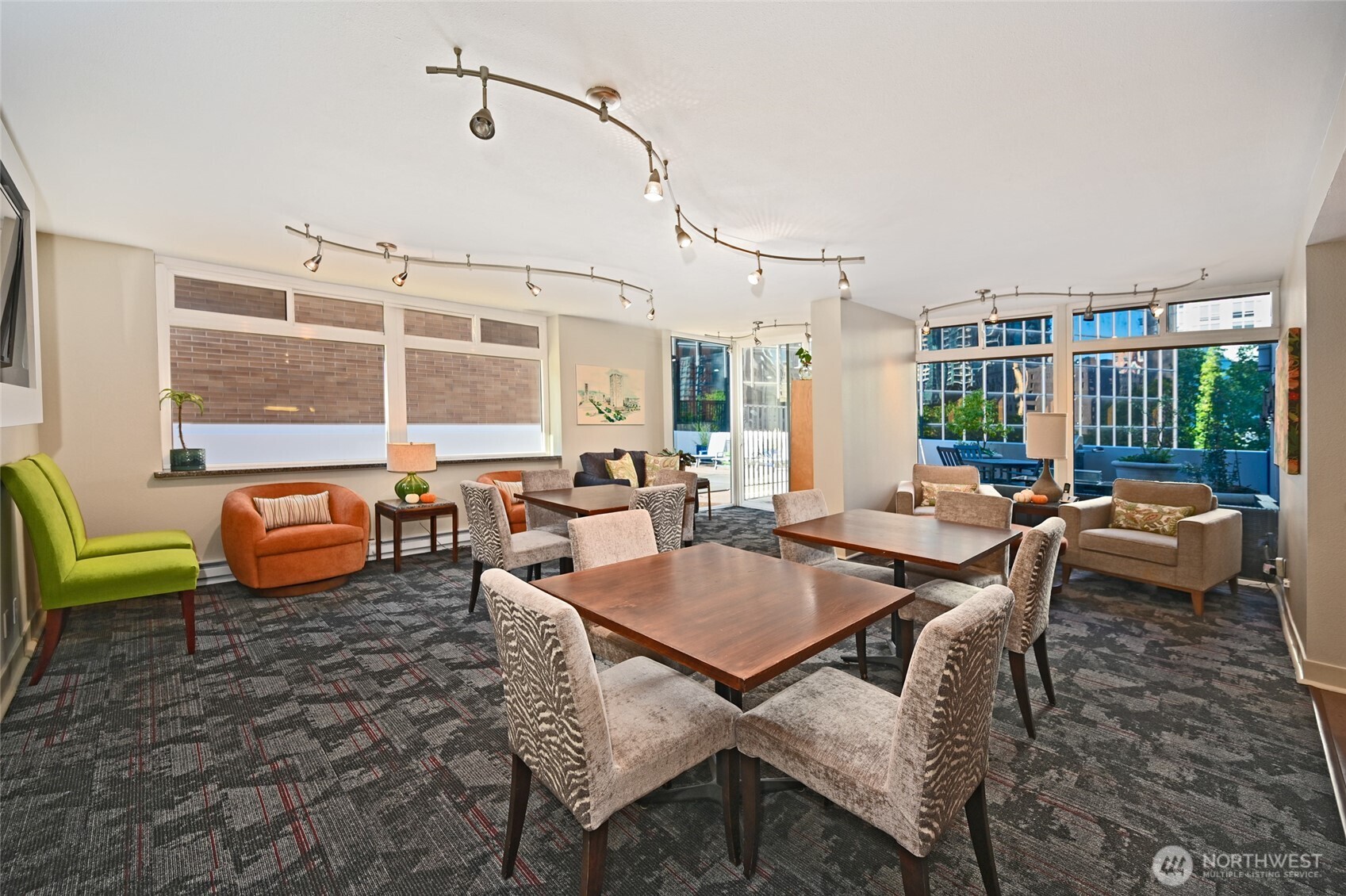 2100 3rd Avenue, Unit 1502 Seattle, WA 98121 - Photo 29 of 31 a outdoor space with lots of furniture and windows