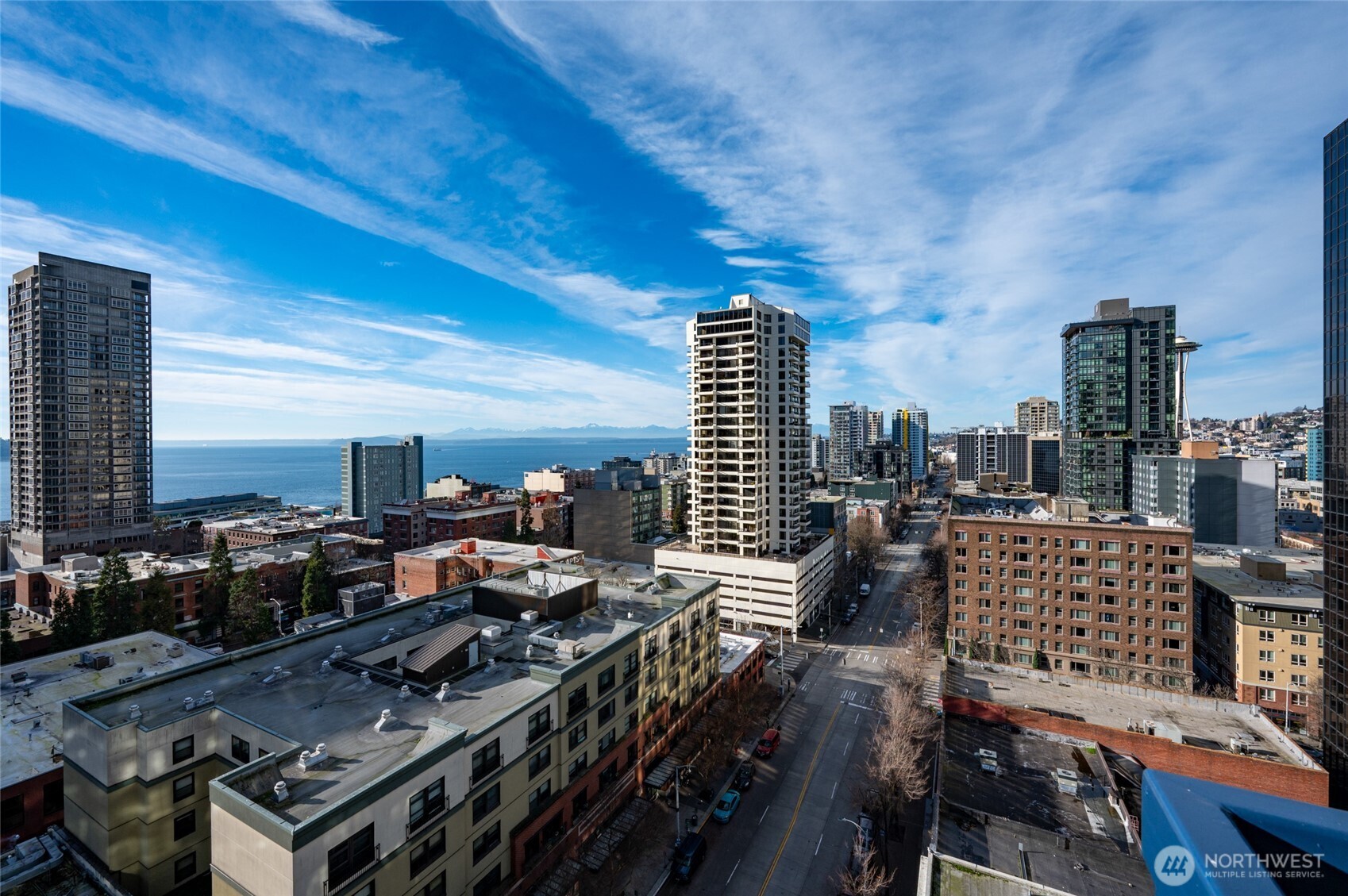 2100 3rd Avenue, Unit 1502 Seattle, WA 98121 - Photo 7 of 31 a view of city from balcony seating area