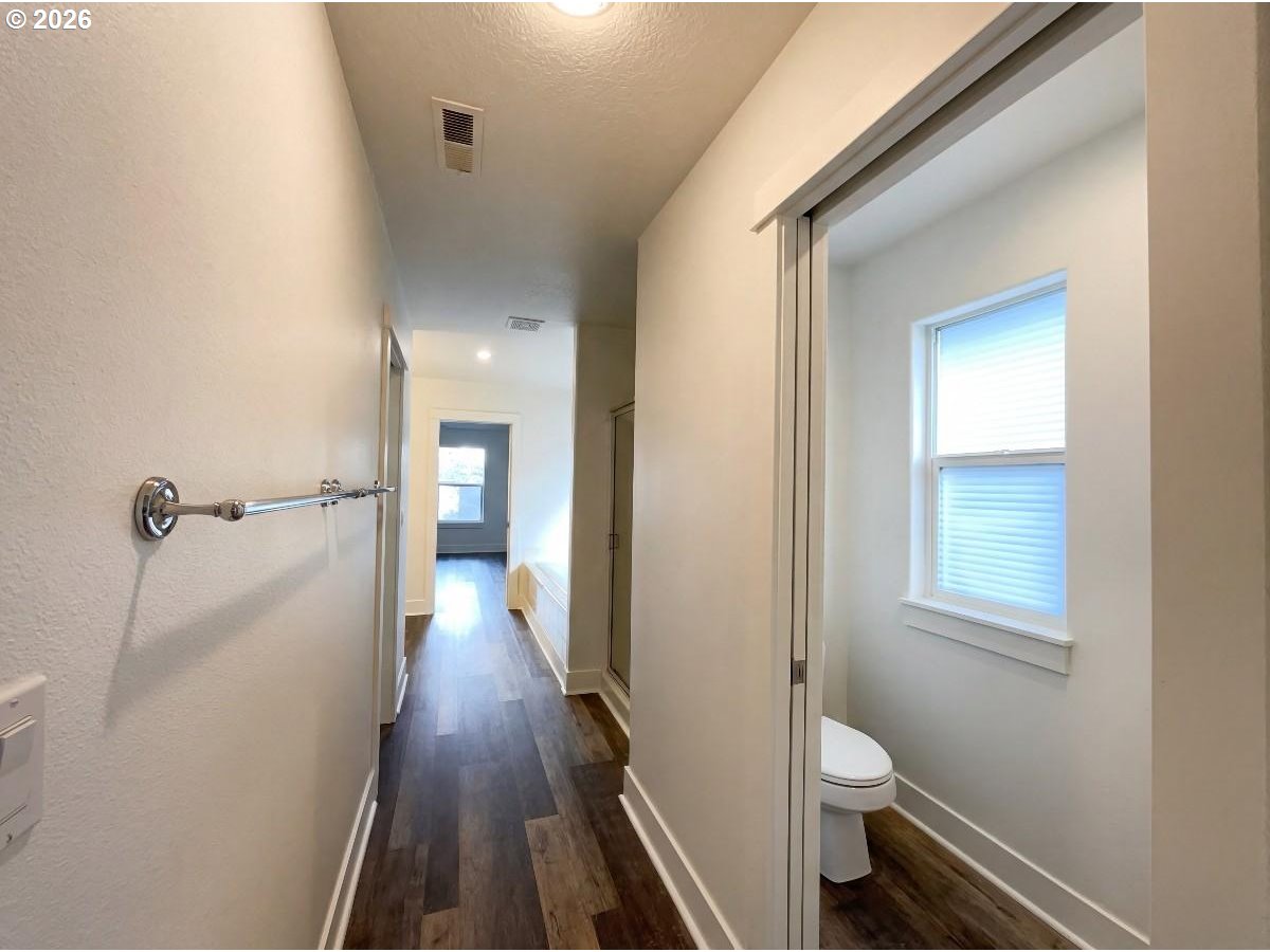 10989 Southwest Oneida Street Tualatin, OR 97062 - Photo 25 of 34