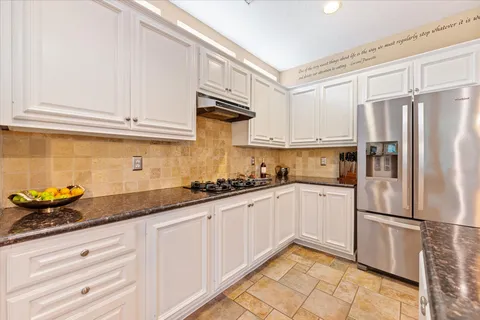 $565,000 | 55 Pinepath Place, The Woodlands, TX 77381