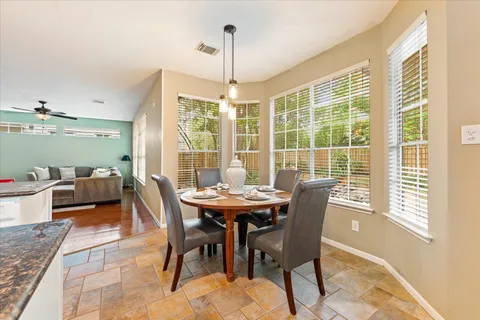 $565,000 | 55 Pinepath Place, The Woodlands, TX 77381