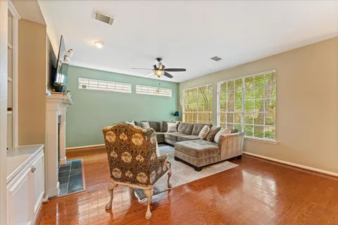 $565,000 | 55 Pinepath Place, The Woodlands, TX 77381
