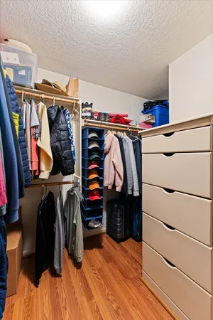 $575,000 | 55 Pinepath Place, The Woodlands, TX 77381