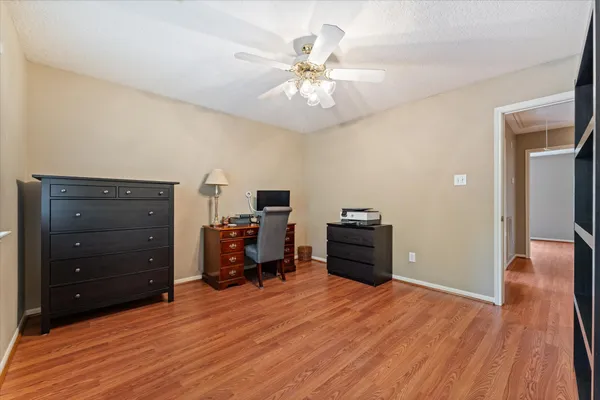 $575,000 | 55 Pinepath Place, The Woodlands, TX 77381