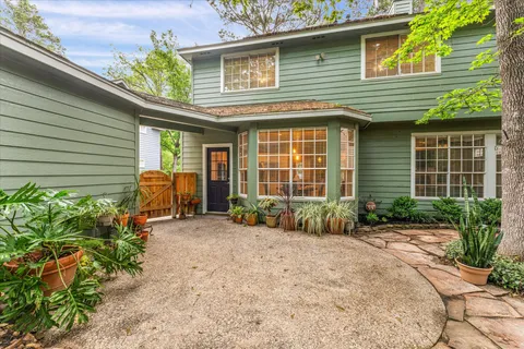 $565,000 | 55 Pinepath Place, The Woodlands, TX 77381