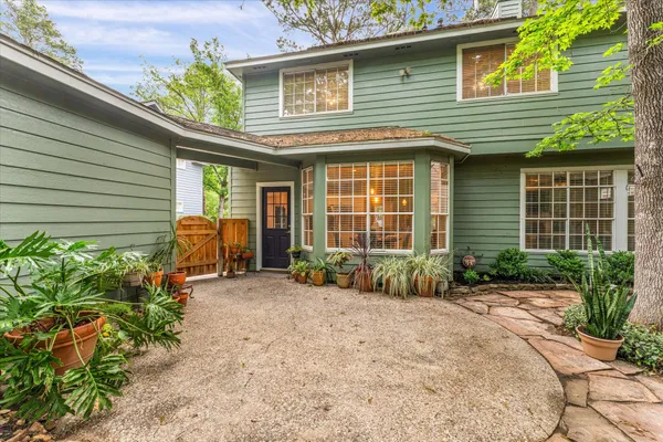 $575,000 | 55 Pinepath Place, The Woodlands, TX 77381