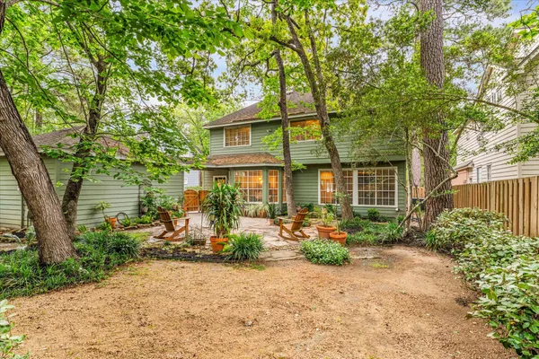 $575,000 | 55 Pinepath Place, The Woodlands, TX 77381