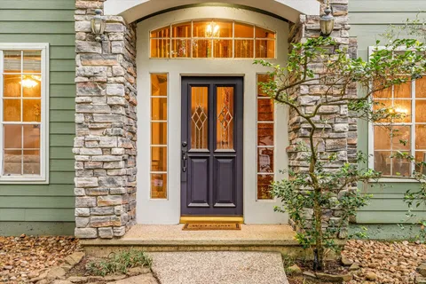 $565,000 | 55 Pinepath Place, The Woodlands, TX 77381