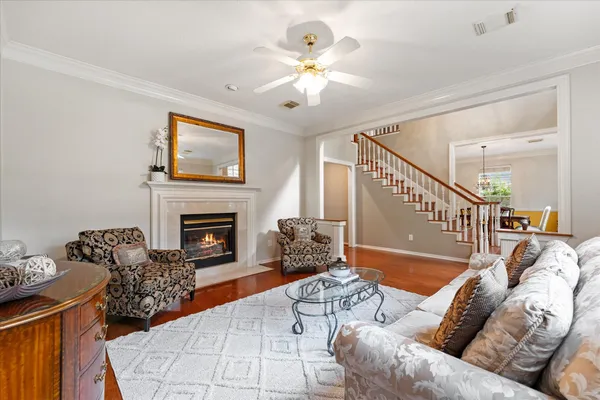 $575,000 | 55 Pinepath Place, The Woodlands, TX 77381