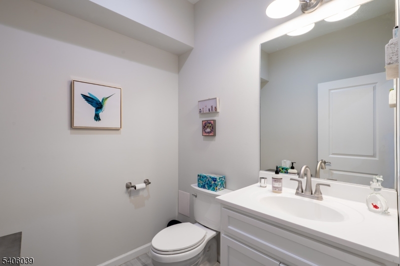 165 Lakeside Road, Unit 8 West Milford, NJ 07421 - Photo 11 of 41