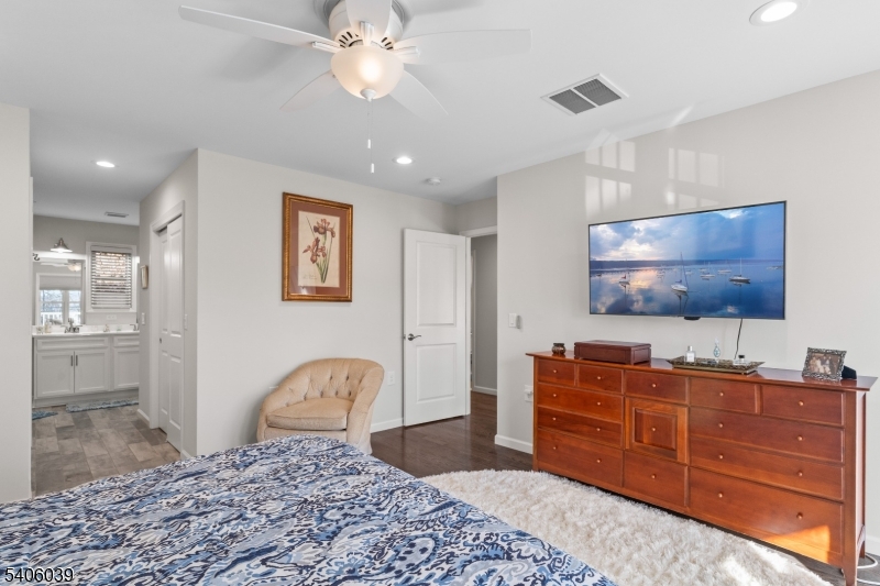 165 Lakeside Road, Unit 8 West Milford, NJ 07421 - Photo 15 of 41