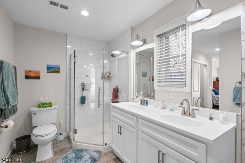 165 Lakeside Road, Unit 8 West Milford, NJ 07421 - Photo 17 of 41