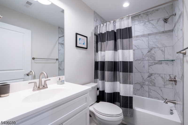 165 Lakeside Road, Unit 8 West Milford, NJ 07421 - Photo 27 of 41