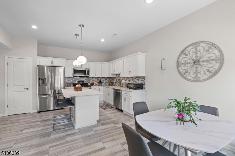 165 Lakeside Road, Unit 8 West Milford, NJ 07421 - Photo 3 of 41