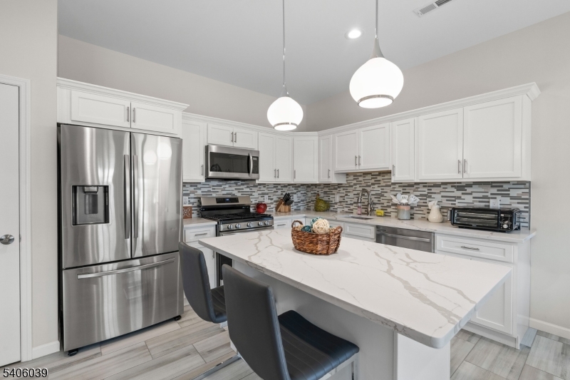 165 Lakeside Road, Unit 8 West Milford, NJ 07421 - Photo 4 of 41