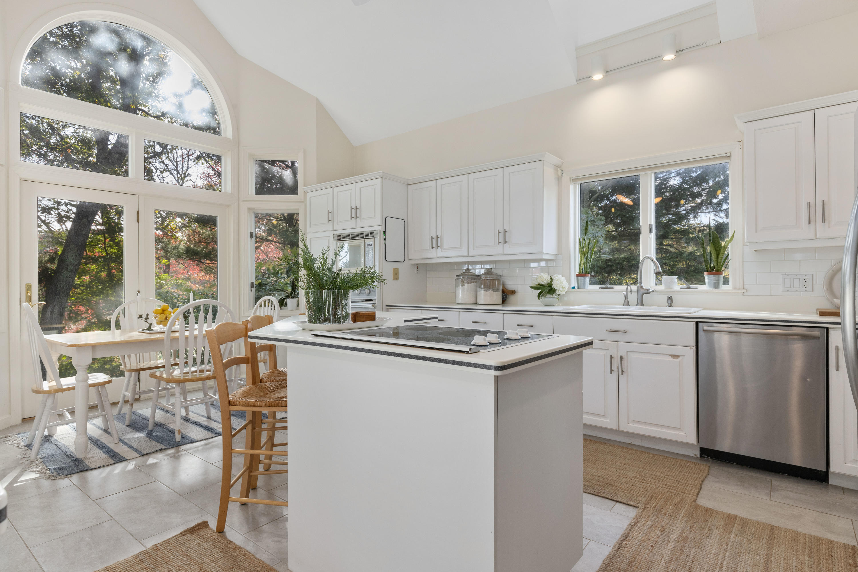 461 South Main Street Centerville, MA 02632 - Photo 11 of 52 461SMaLR-17