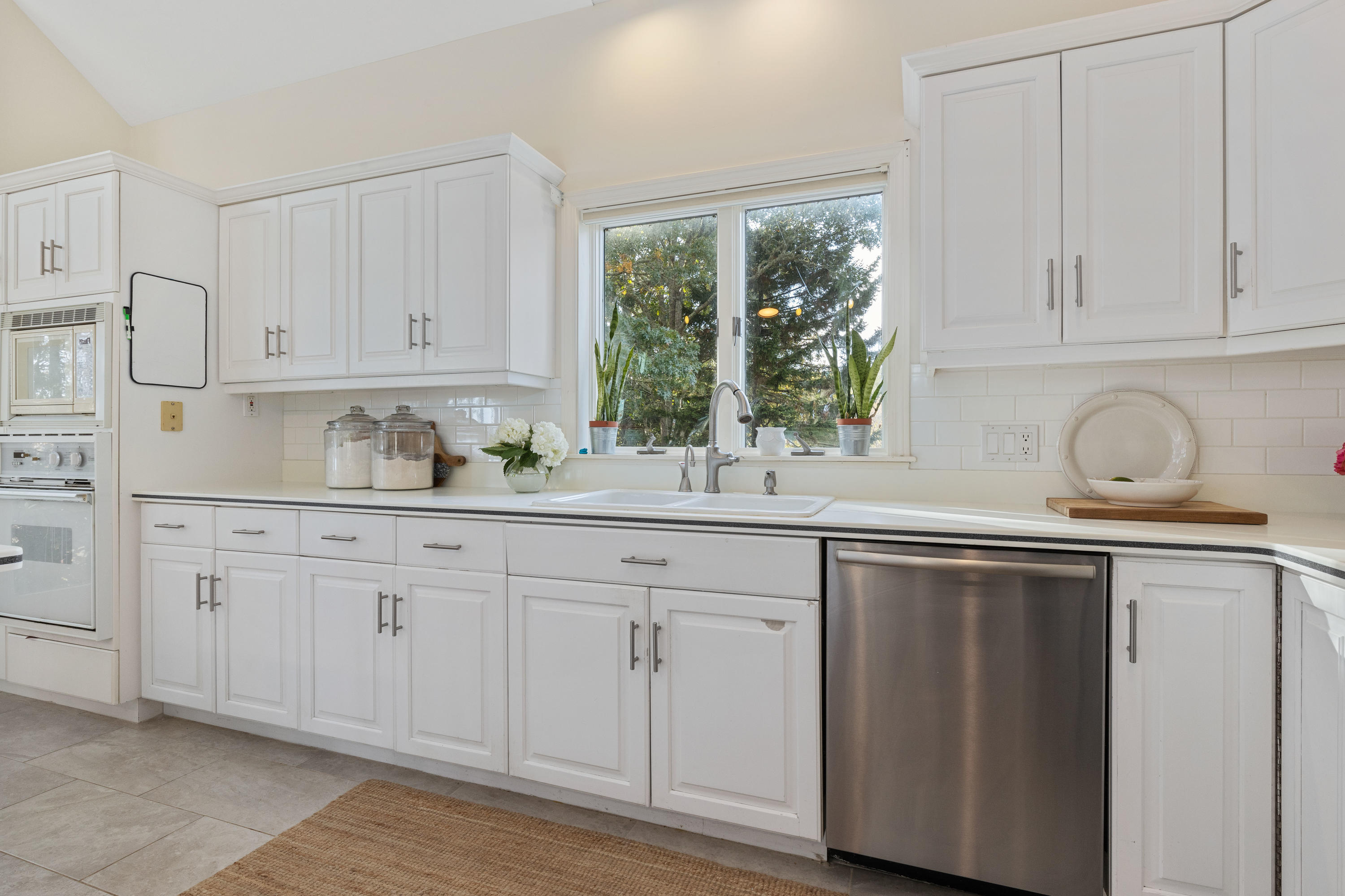 461 South Main Street Centerville, MA 02632 - Photo 14 of 52 461SMaLR-18