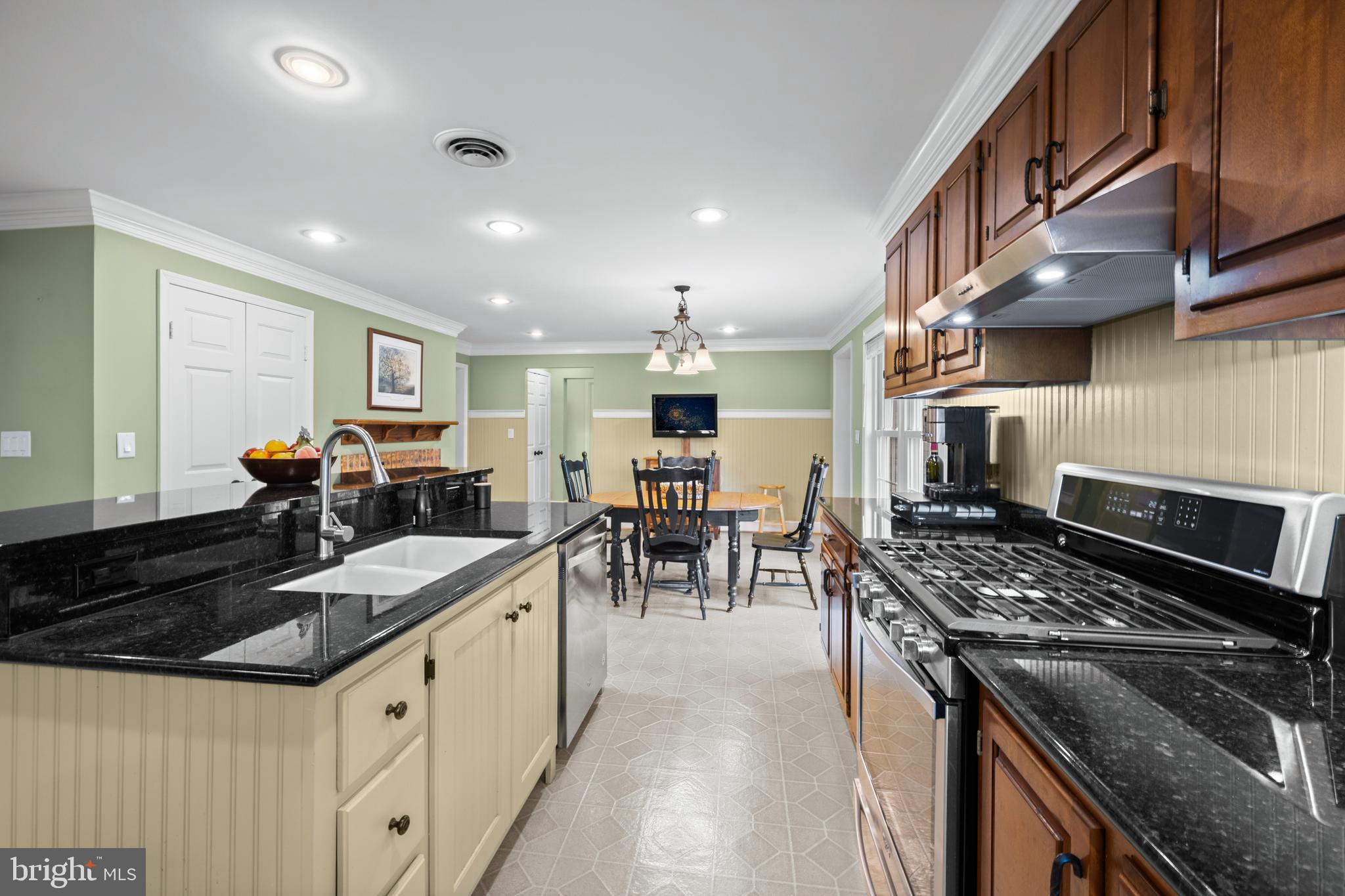 879 Long Corner Road Mount Airy, MD 21771 - Photo 14 of 68